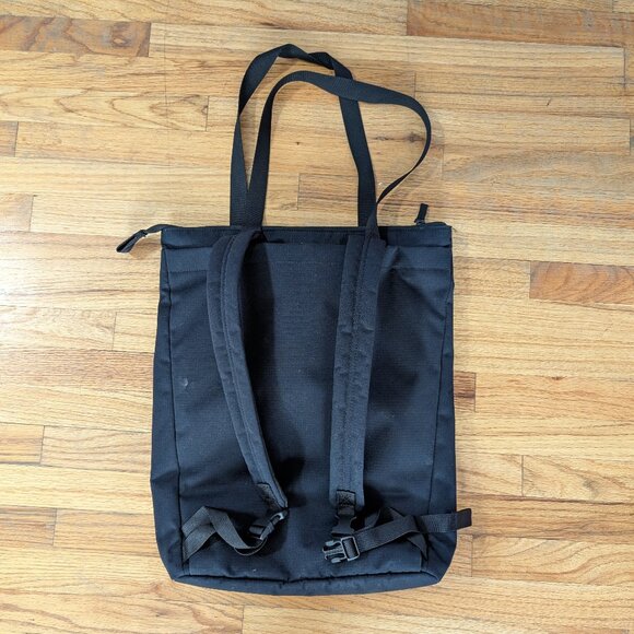 timbuk2 convertible tote backpack Flight Padded laptop sleeve fits most 15 laptops/tablets Tuckable straps to convert into a backpack Interior dual scratch Timbuk2 2189-3-6634 Convertible Backpack Tote,